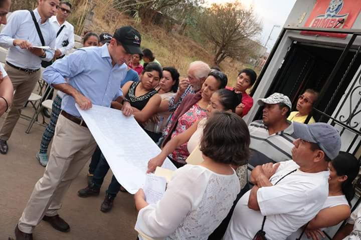 Jaime Álvarez se reúne con colonos para buscar soluciones a los problemas de servicios públicos