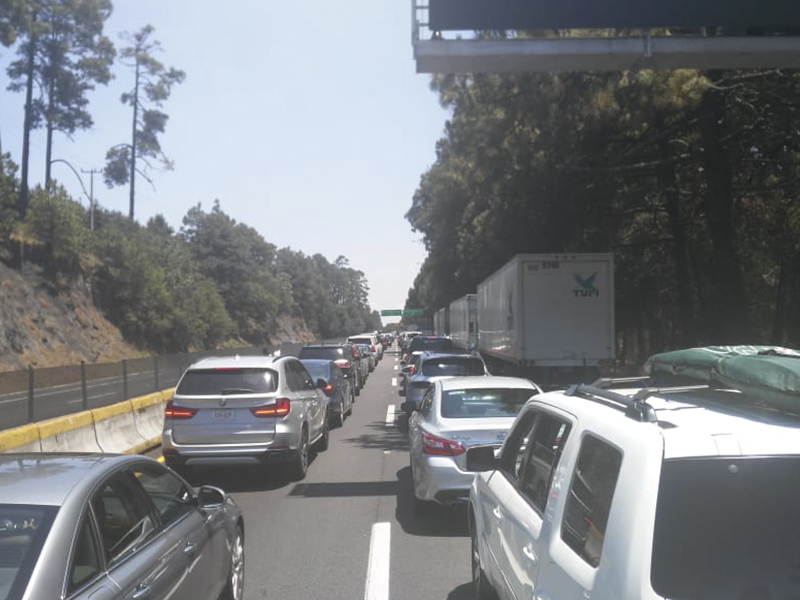 Abren circulación en autopista para autos que vienen de México