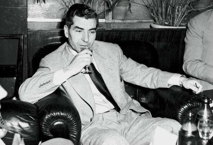 Charles "Lucky" Luciano durante una conferencia de prensa en el Hotel Excelsior de Roma. (Foto: AP)