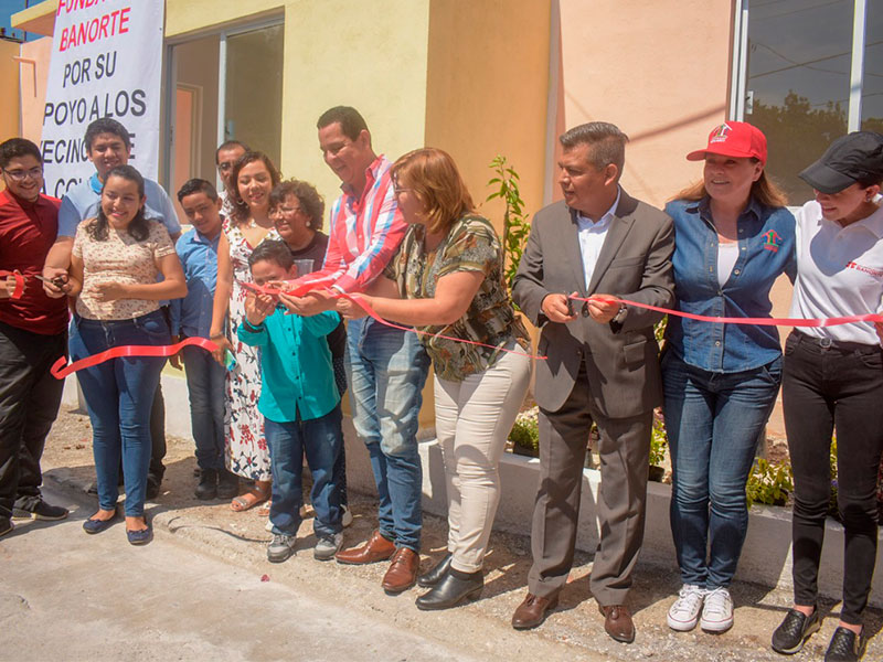 Alcalde de Jojutla y Fundaciones entregan viviendas en colonia Juárez