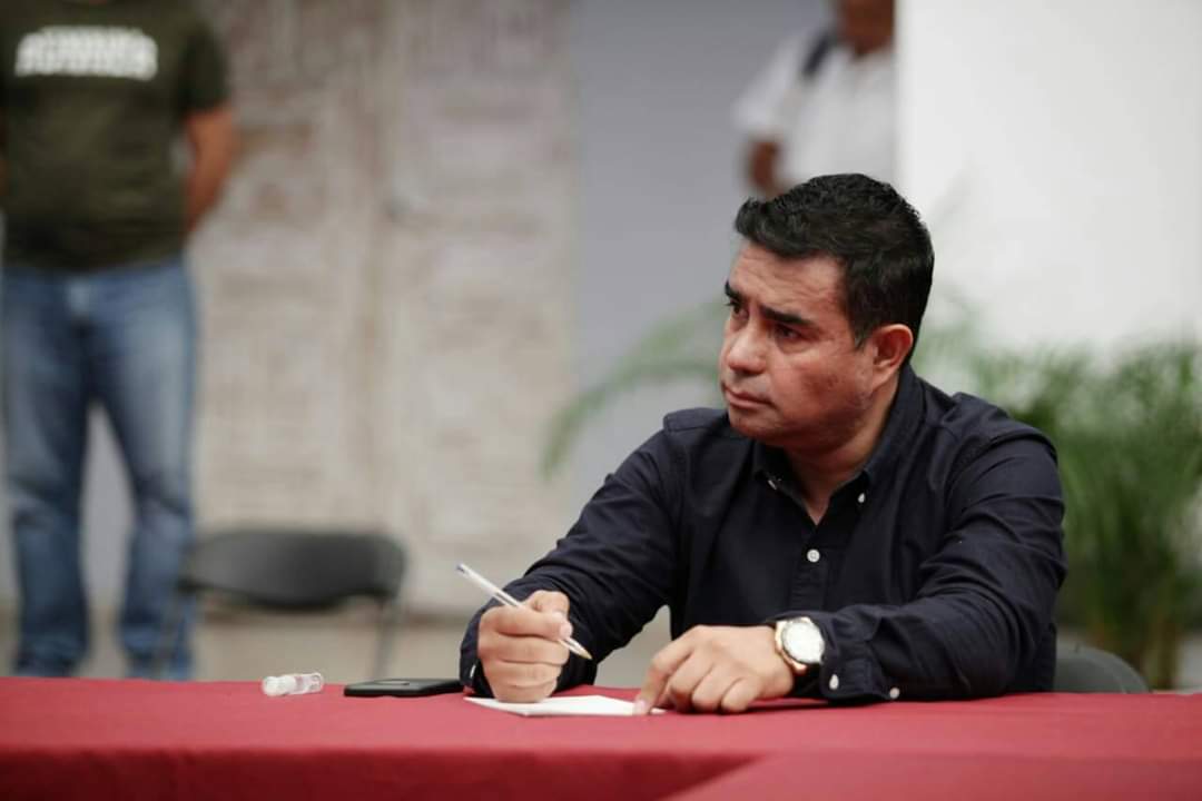 Lamenta José Casas el abandono del mercado Adolfo López Mateos por parte del alcalde