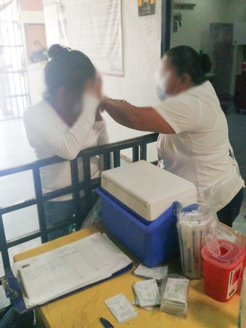 Inicia campaña de vacunación contra Influenza 2020-2021 en Cereso Morelos