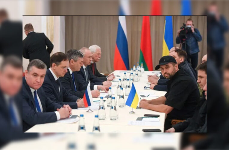 Rusia y Ucrania reanudan conversaciones de paz por videoconferencia este lunes