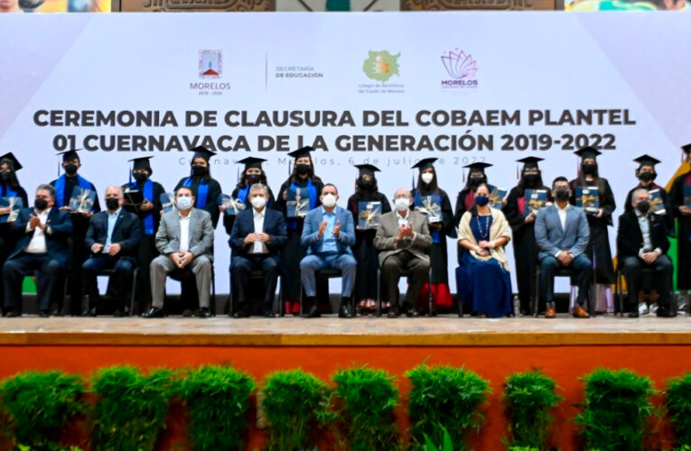 Reconoce Cuauhtémoc Blanco el esfuerzo de egresados de la generación 2019-2022 del Cobaem Cuernavaca