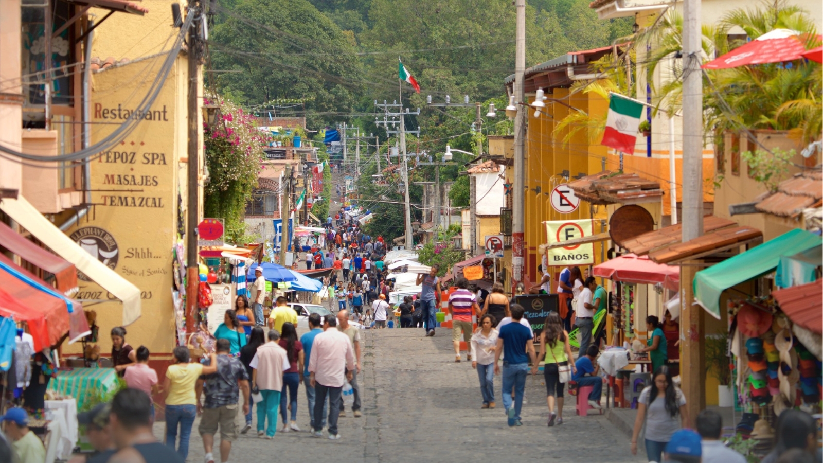 Al alcalde de Tepoztlán se le hace bolas el tema de los expendios de alcohol; surgen chelerías sin ningún freno