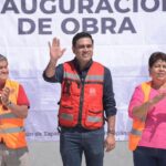 Entrega a Gabriel Moreno Bruno cancha en la colonia El Mirador