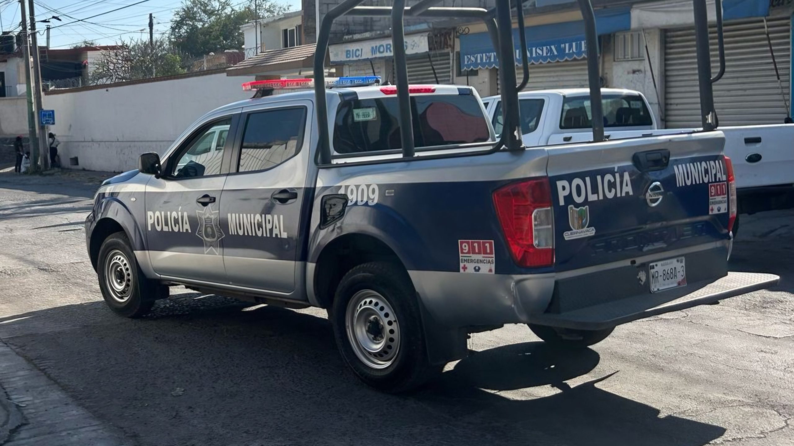 Con violencia roban camioneta en Tres Marías