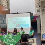 Feministas ingresan a la UAEM y resuelven dudas sobre el aborto en la comunidad estudiantil